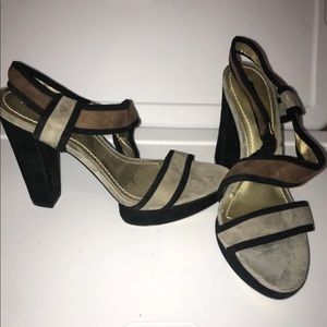 Women’s Multi colored platform heels, size 10